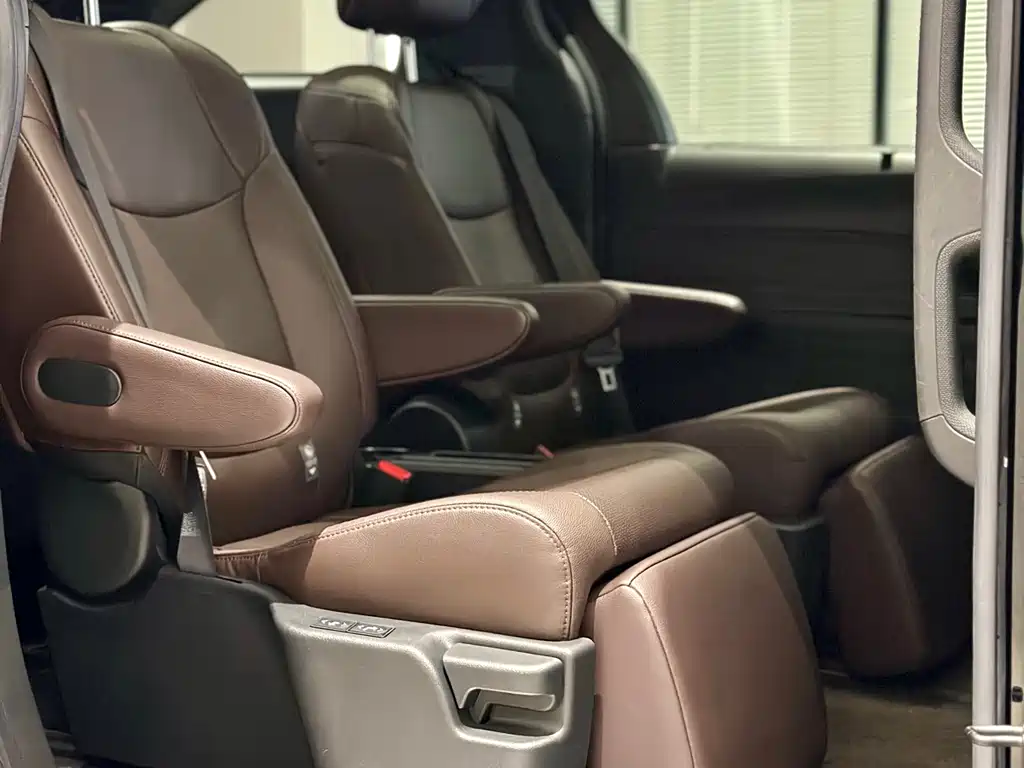 SIENNA 2023 2.5L Hybrid Platinum Edition купить на сайте DeffCars