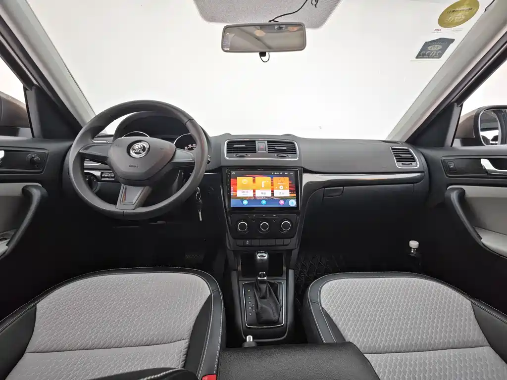Yeti 2017 TSI280 DSG forward version купить на сайте DeffCars