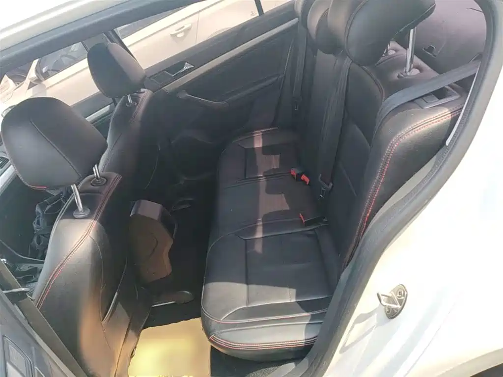 Lavida 2017 1.6L automatic fashion version купить на сайте DeffCars