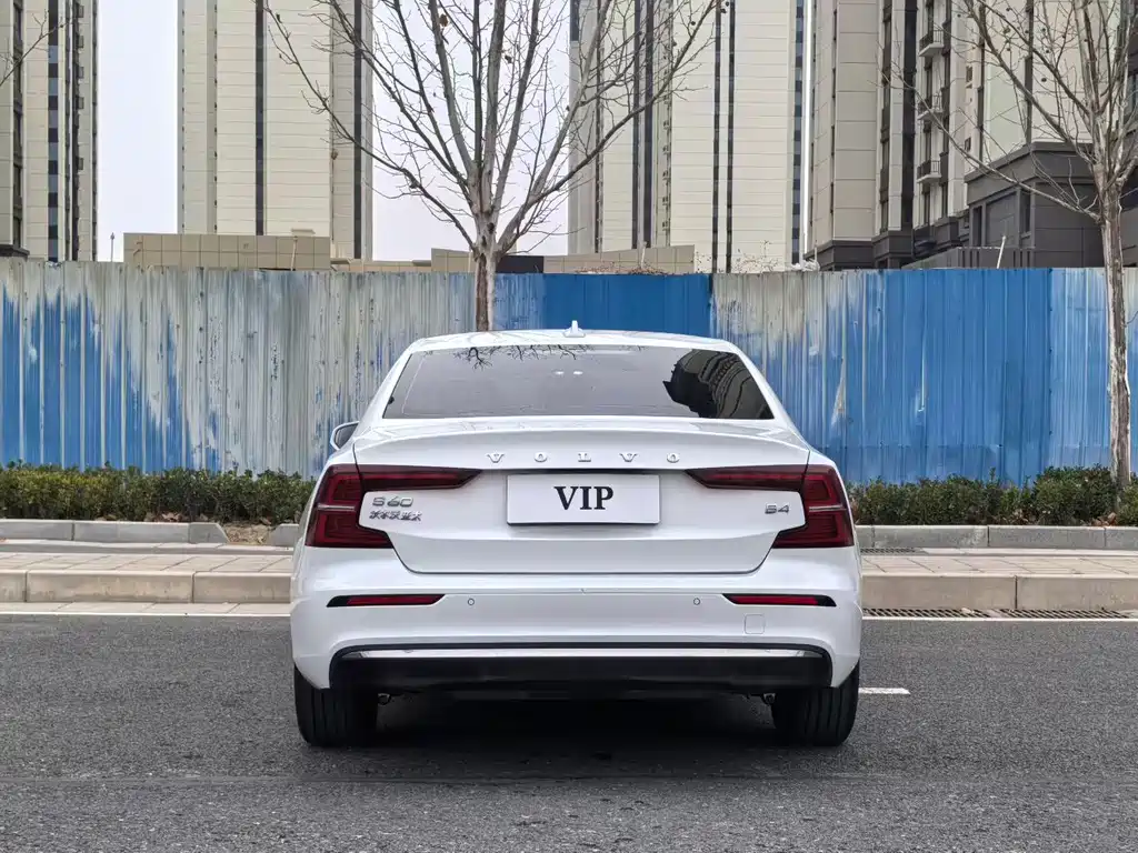 Volvo S60 2025 B4 Zhiyi Luxury Edition купить на сайте DeffCars