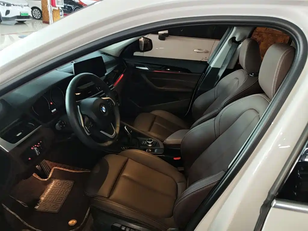 BMW X1 2020 sDrive25Li Leading Model купить на сайте DeffCars