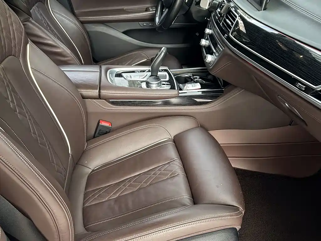 BMW 7 Series 2021款 730Li M运动套装 купить на сайте DeffCars