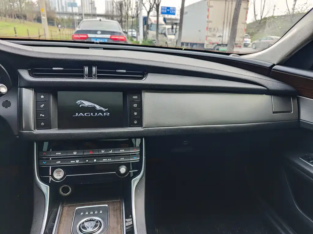 Jaguar XFL 2017 XFL 2.0T 200PS Elite Edition купить на сайте DeffCars