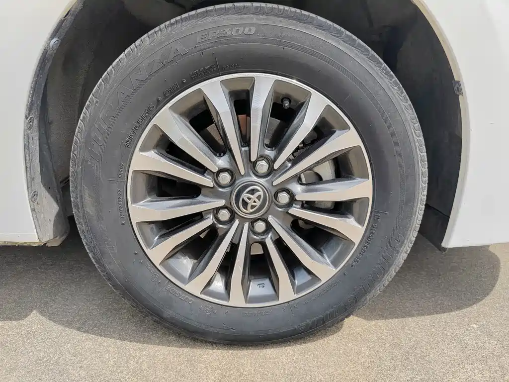 Corolla 2017 facelift 1.2T S-CVT GL купить на сайте DeffCars