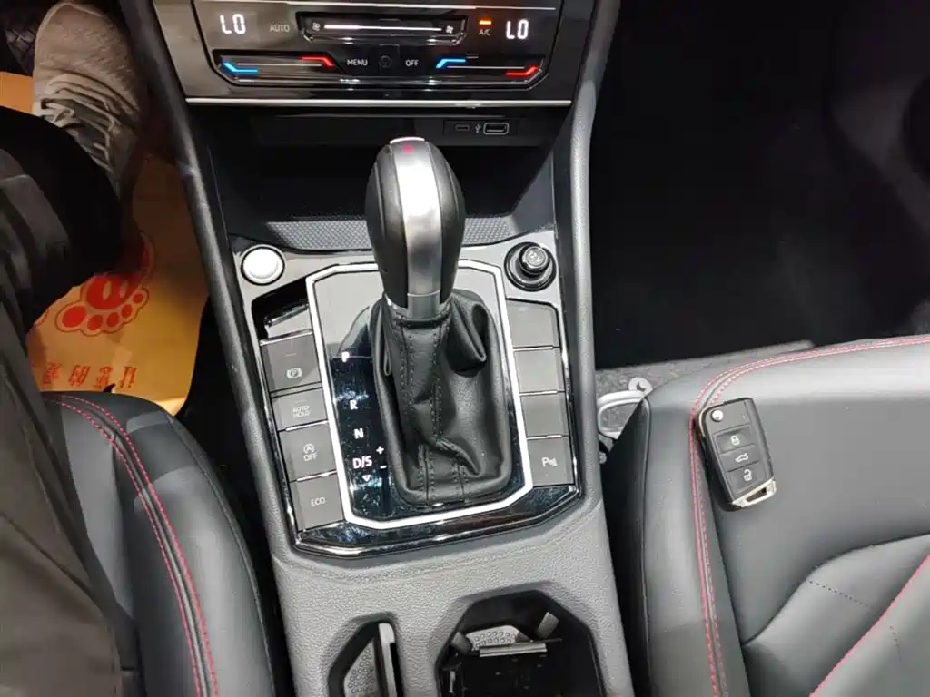 Lavida 2024 300TSI DSG Starry Sky Leading Edition купить на сайте DeffCars