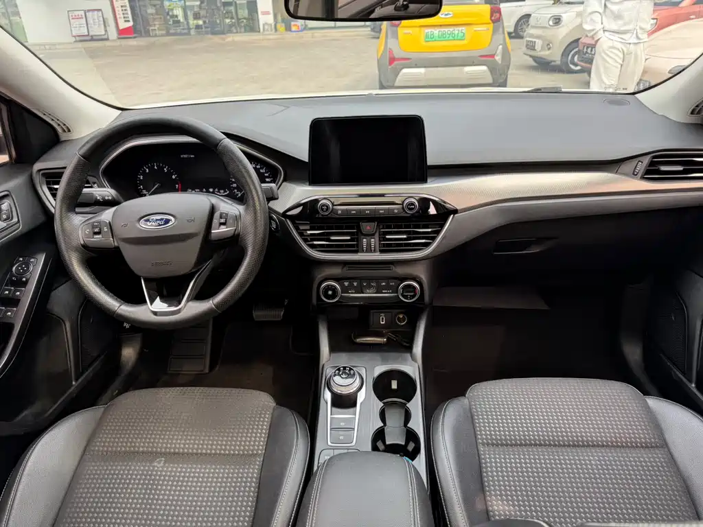 Focus 2020 Sedan EcoBoost 180 Automatic NeochaEDGE купить на сайте DeffCars