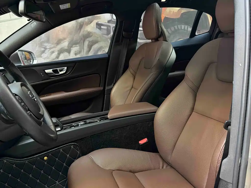 Volvo S60 2023 B4 Zhiyuan Luxury Edition купить на сайте DeffCars