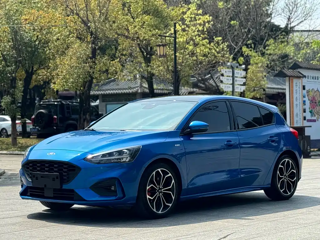 Focus 2021 Hatchback EcoBoost 180 Automatic ST Line купить на сайте DeffCars