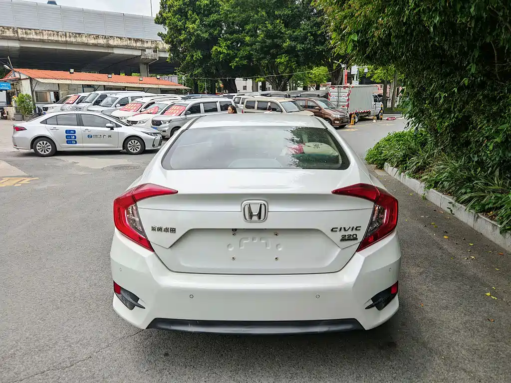 Civic 2019 220TURBO CVT Dynamic Edition National V купить на сайте DeffCars