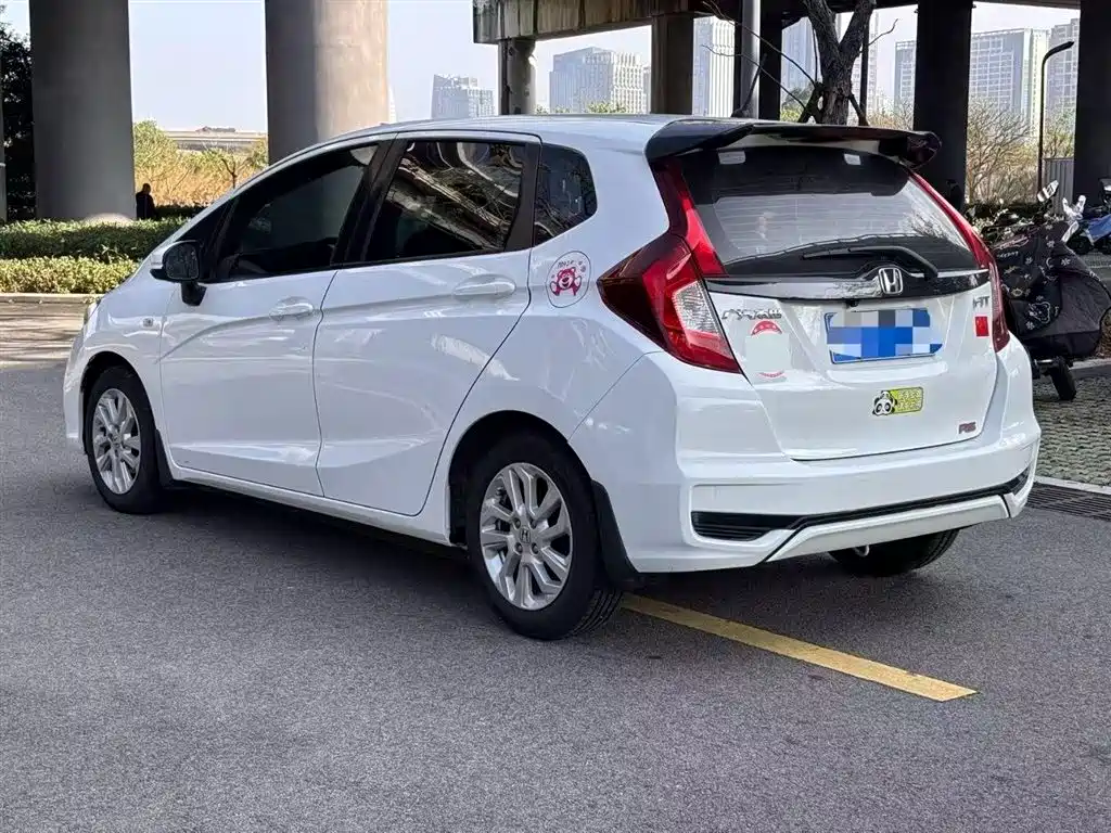 Fit 2018 1.5L CVT Comfort Sunroof Edition купить на сайте DeffCars