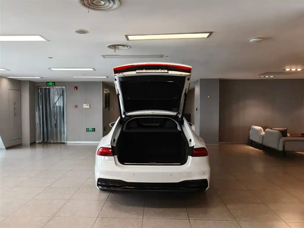 Audi A7 2023 45 TFSI Premium Selection купить на сайте DeffCars
