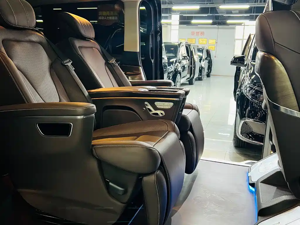 Mercedes-Benz V-Class 2022 V 260 L Long Wheelbase Luxury Edition купить на сайте DeffCars