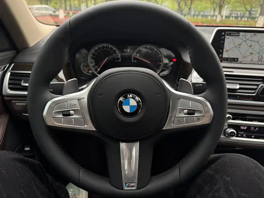 BMW 7 Series 2016 730Li Leading Model купить на сайте DeffCars