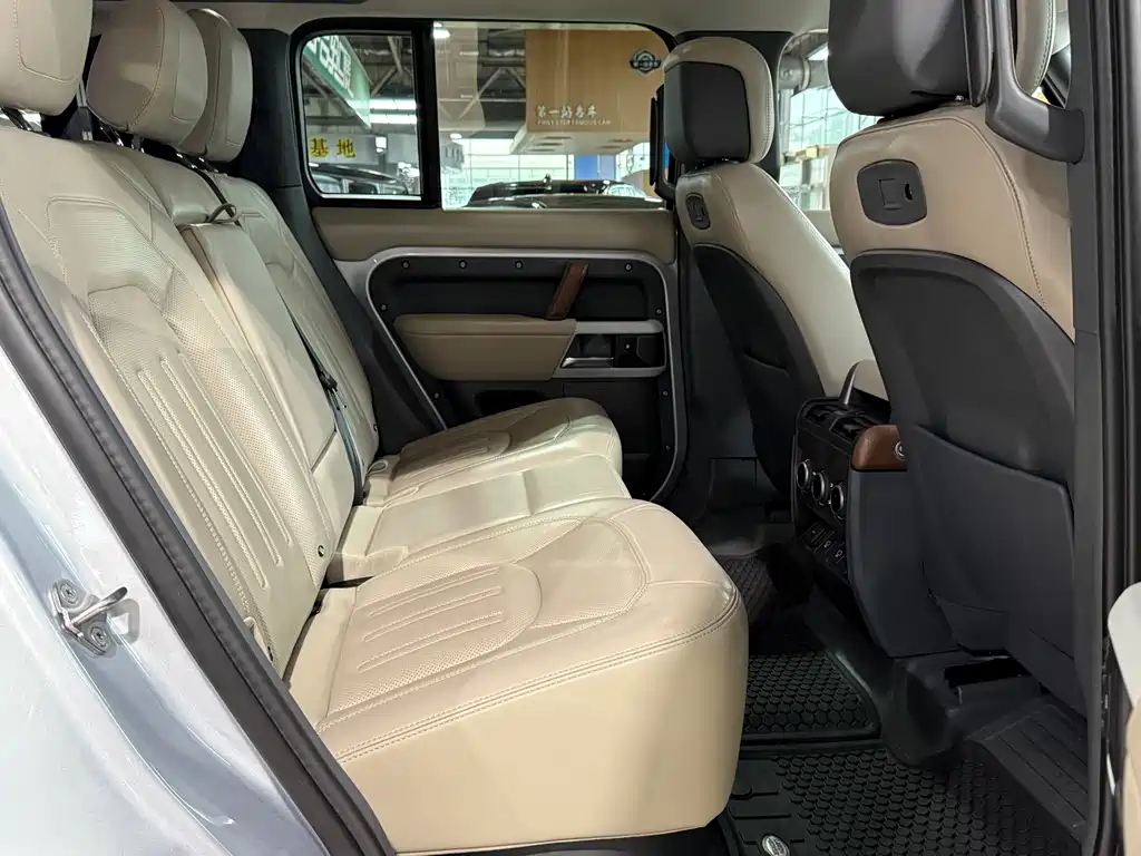 Land Rover Defender 2021 110 P400 Dark Special Edition купить на сайте DeffCars