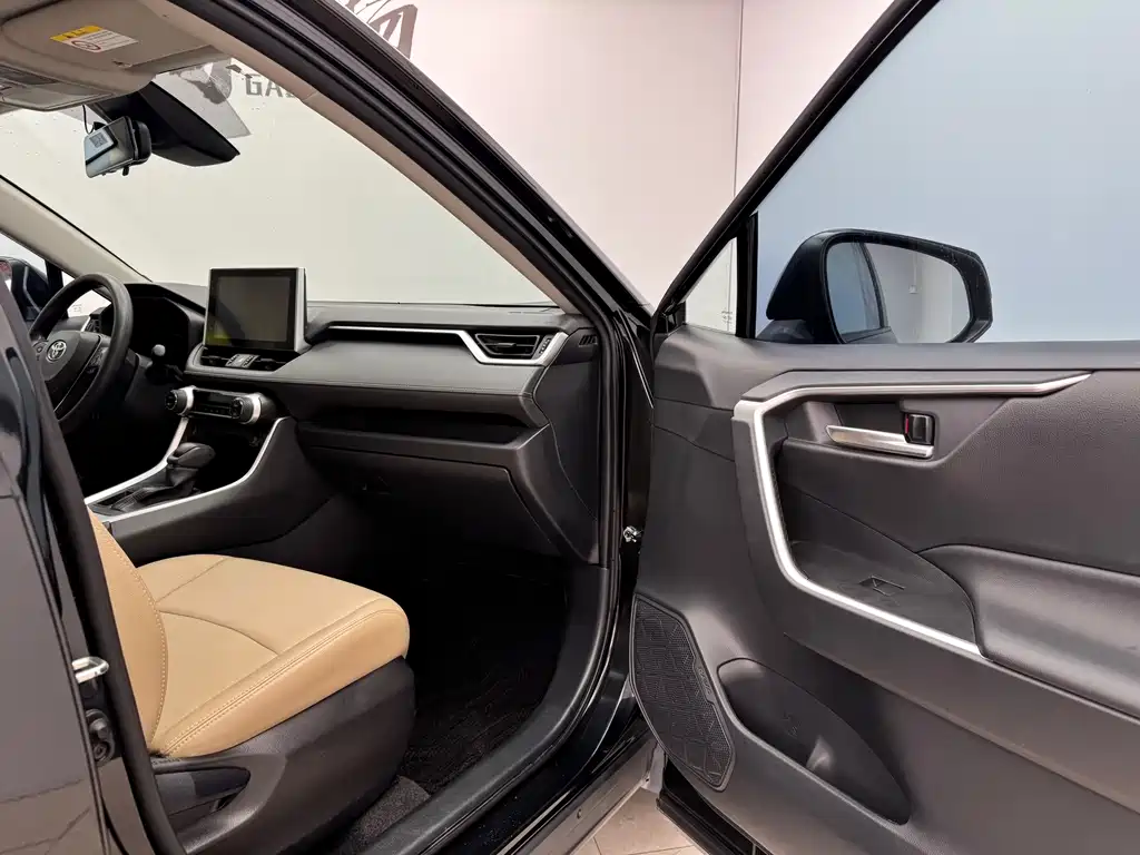 RAV4 Rongfang 2021 2.0L CVT two-wheel drive fashion version купить на сайте DeffCars