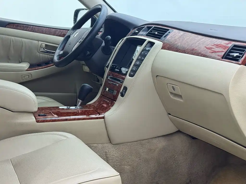 Crown 2005 2.5L Royal купить на сайте DeffCars