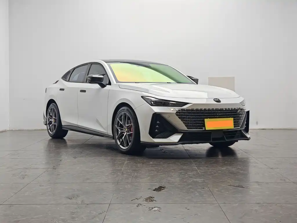 Changan UNI-V 2023 1.5T premium model купить на сайте DeffCars