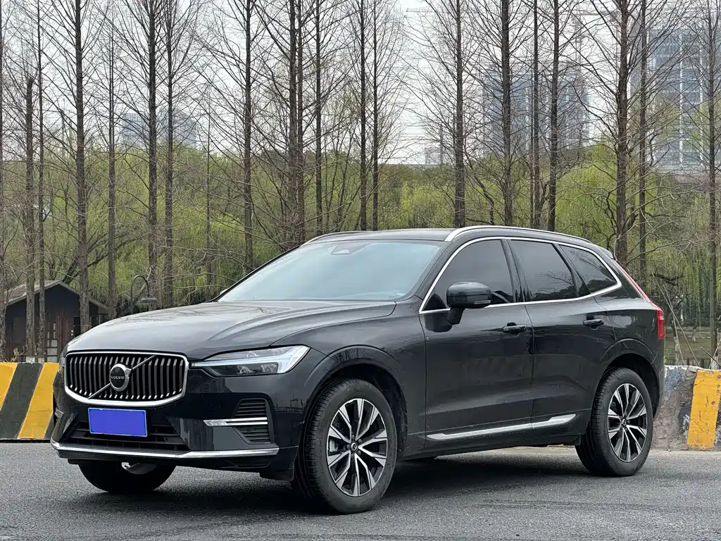 Volvo XC60 2025 B5 four-wheel drive Zhiyuan luxury version купить на сайте DeffCars