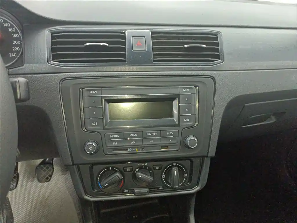 Santana 2021 1.5L Manual Fashion Edition купить на сайте DeffCars