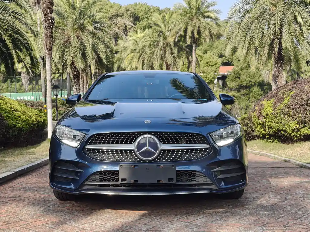 Mercedes-Benz A-Class 2019 A 180 L Sports Sedan купить на сайте DeffCars