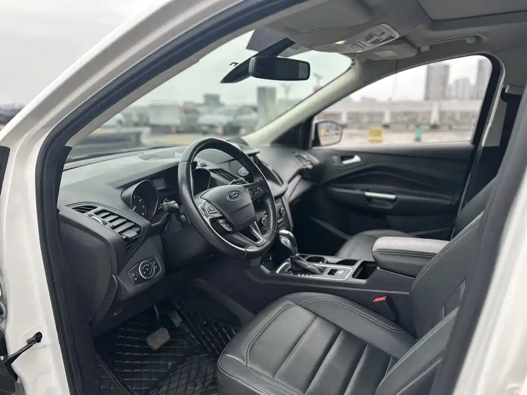 Escape 2019 EcoBoost 180 two-wheel drive platinum airfoil National VI купить на сайте DeffCars