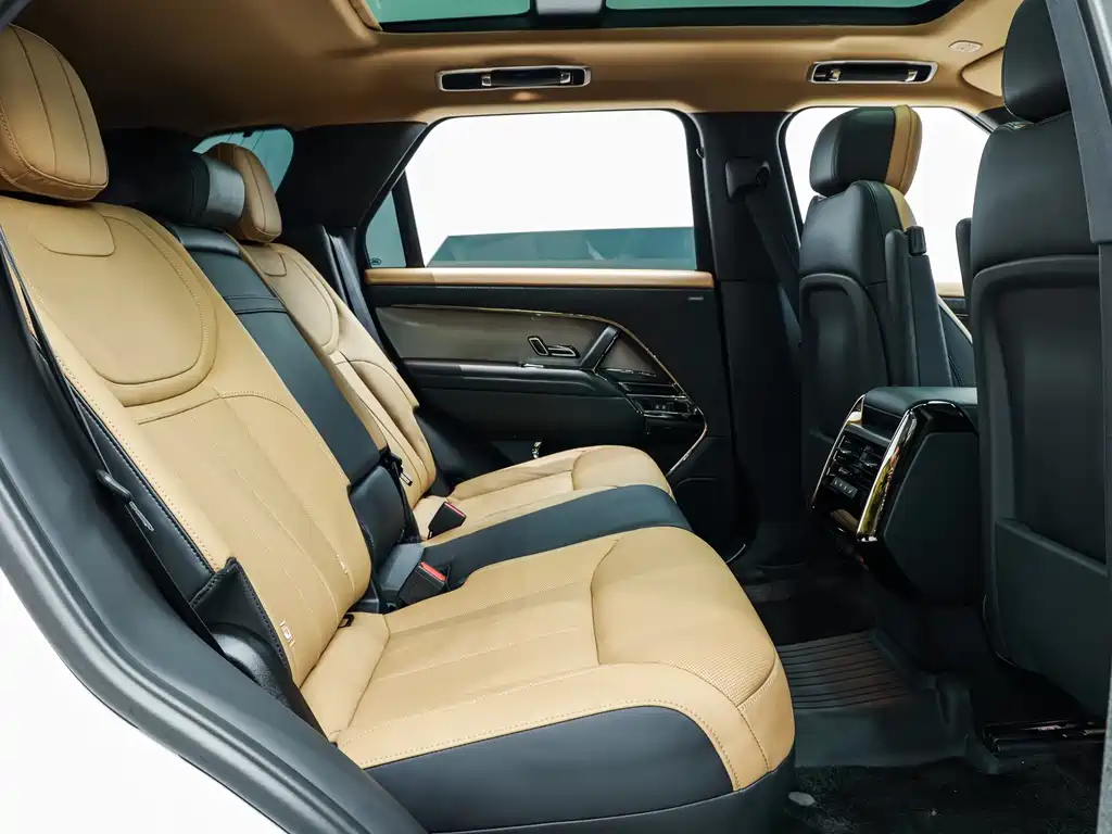 Range Rover Sport 2023 400PS Dynamic SE купить на сайте DeffCars