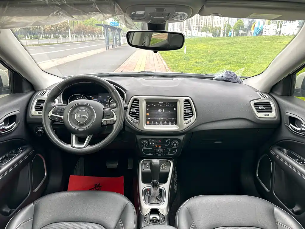 Compass 2017 200T Automatic Home Edition купить на сайте DeffCars