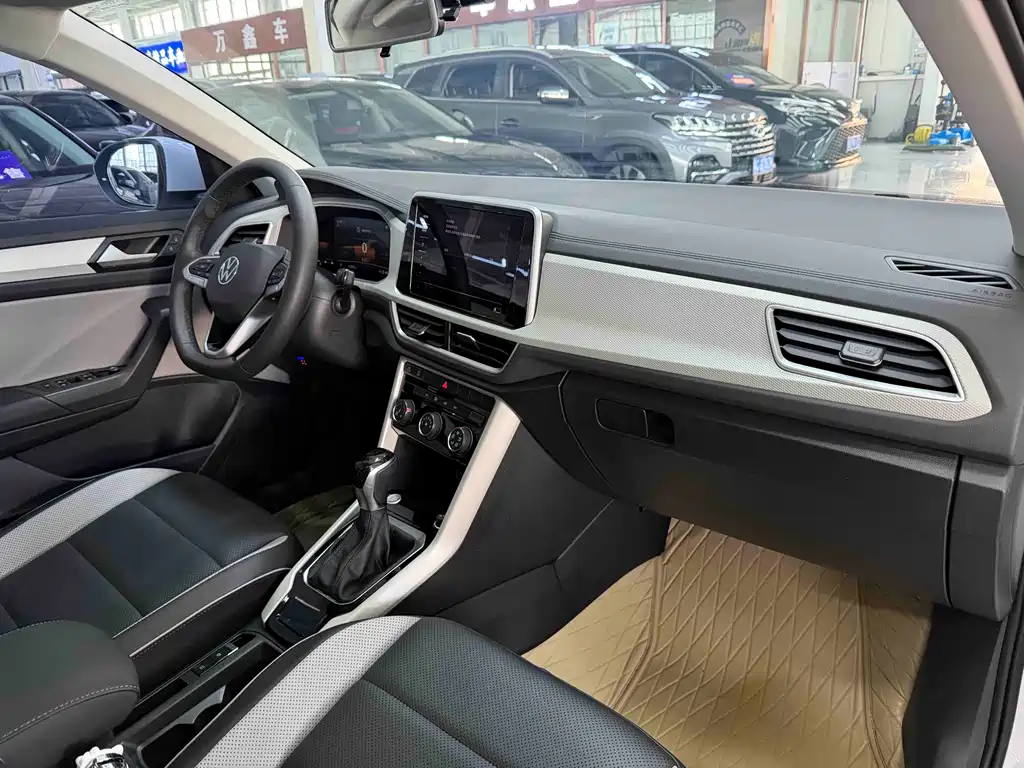 T-ROC 2023 280TSI DSG two-wheel drive time version купить на сайте DeffCars