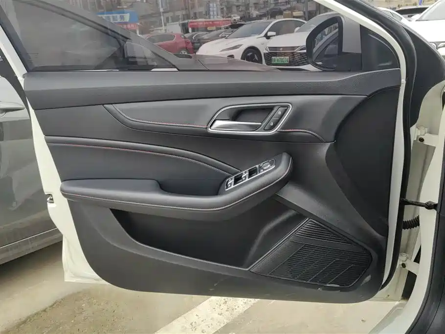 MG6 2020 1.5T automatic trendsetting luxury version купить на сайте DeffCars
