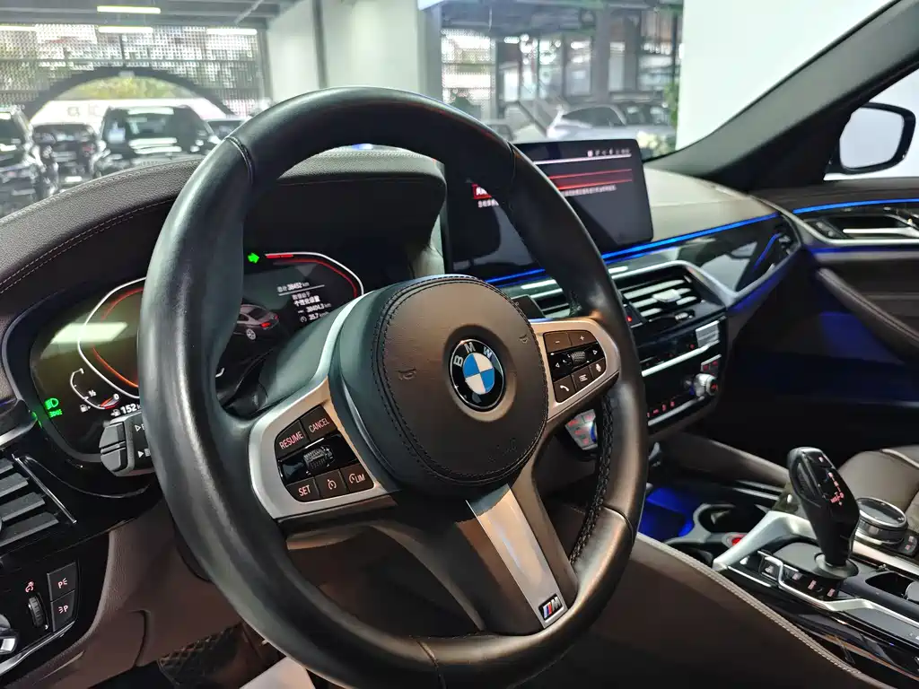 BMW 5 Series 2021 525Li M Sports Package купить на сайте DeffCars