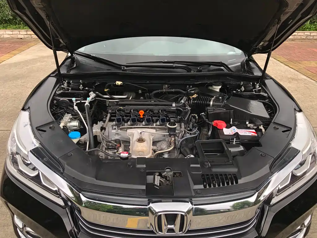Accord 2016 2.0L Deluxe Edition купить на сайте DeffCars