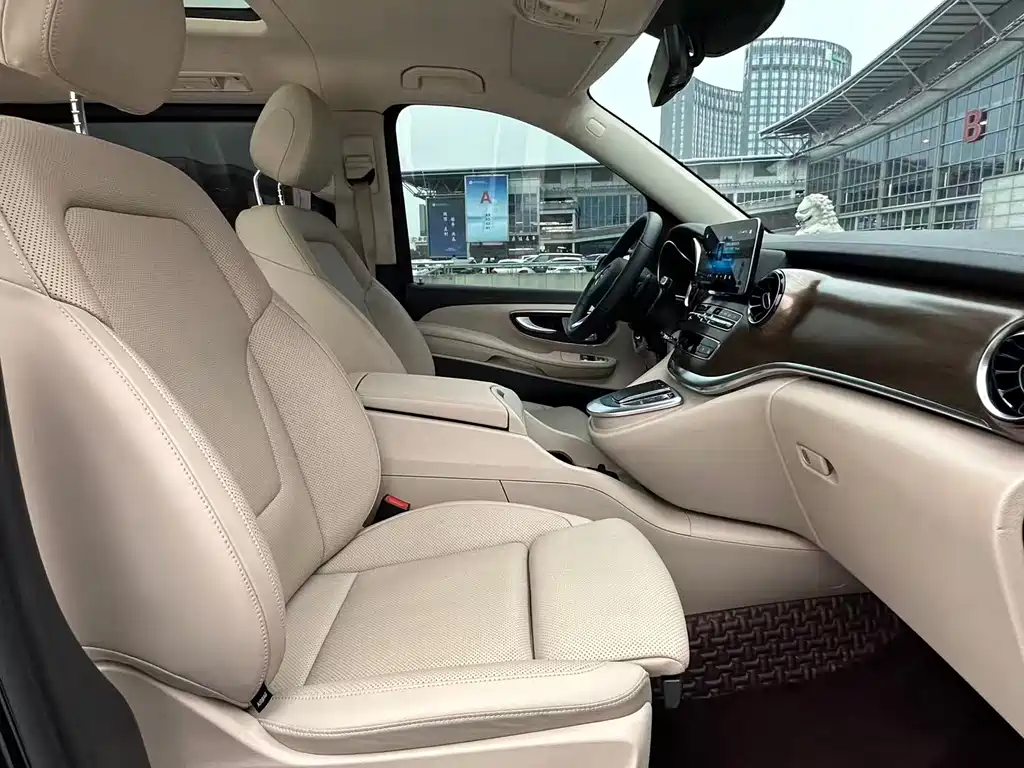 Mercedes-Benz V-Class 2022 V 260 L Long Wheelbase Luxury Edition купить на сайте DeffCars