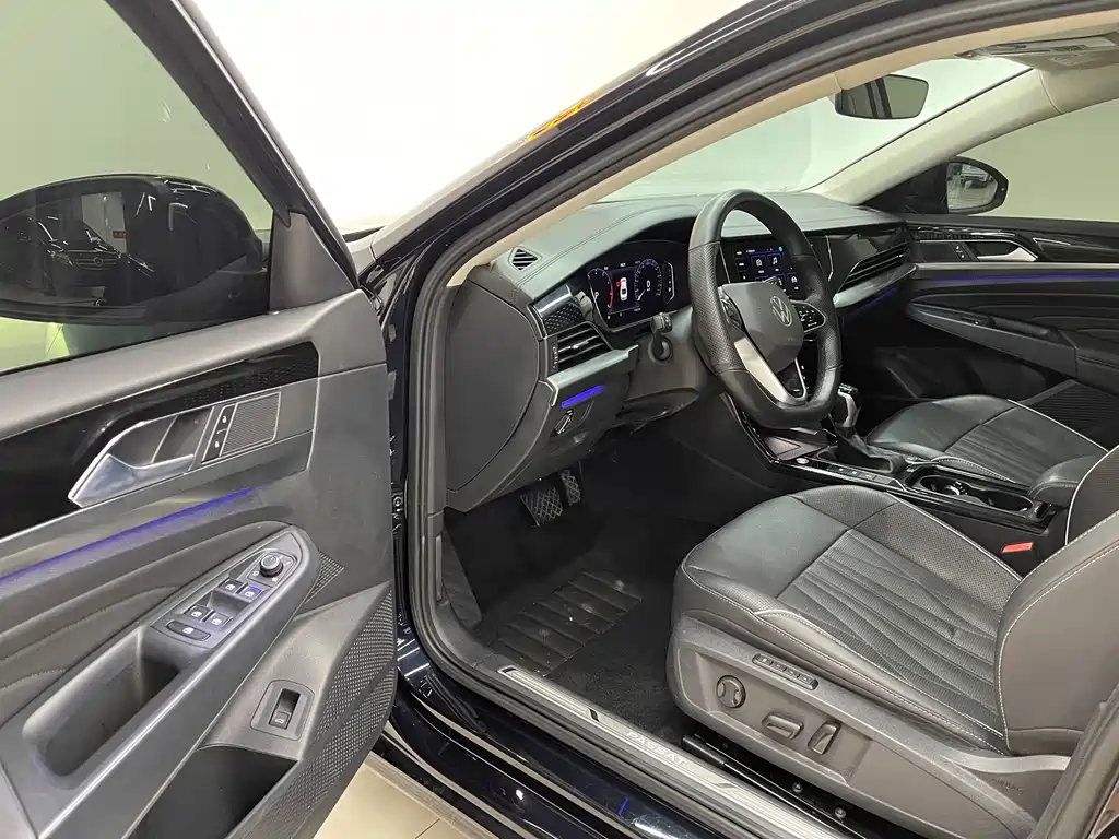 Passat 2023 330TSI Starry Sky Deluxe Edition купить на сайте DeffCars