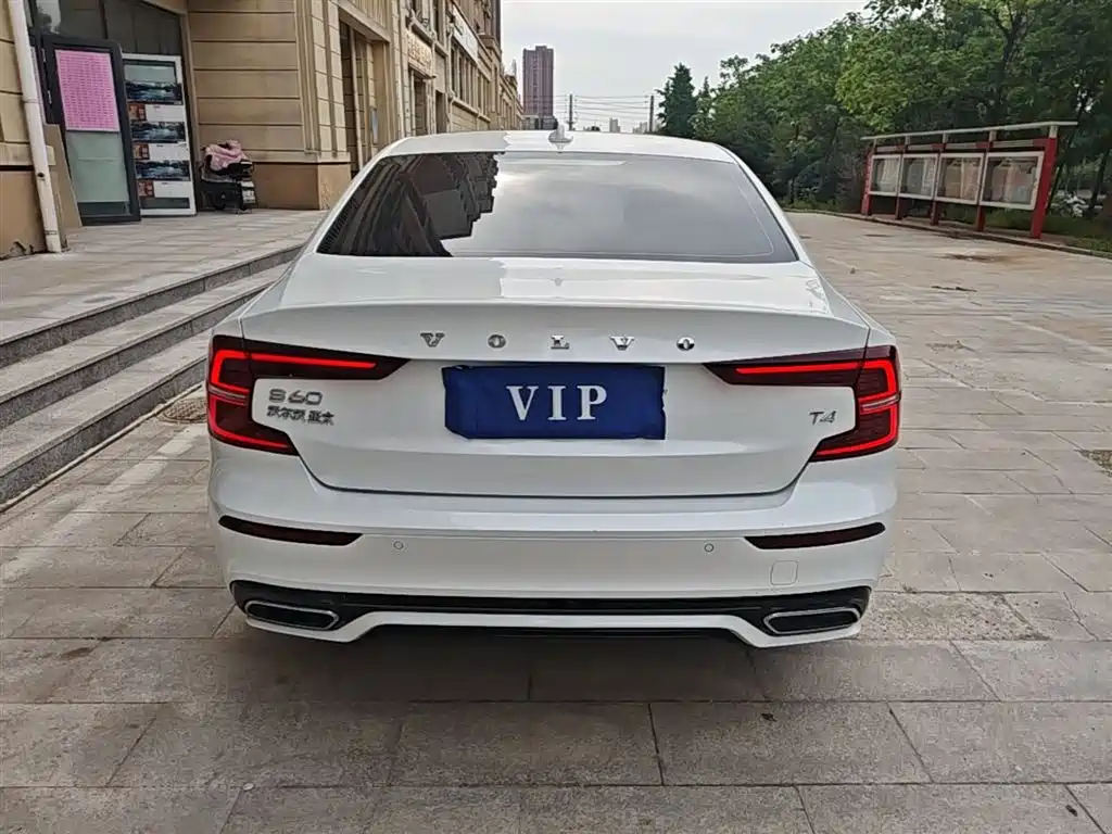 Volvo S60 2021 T4 Zhiyuan Sport Edition купить на сайте DeffCars