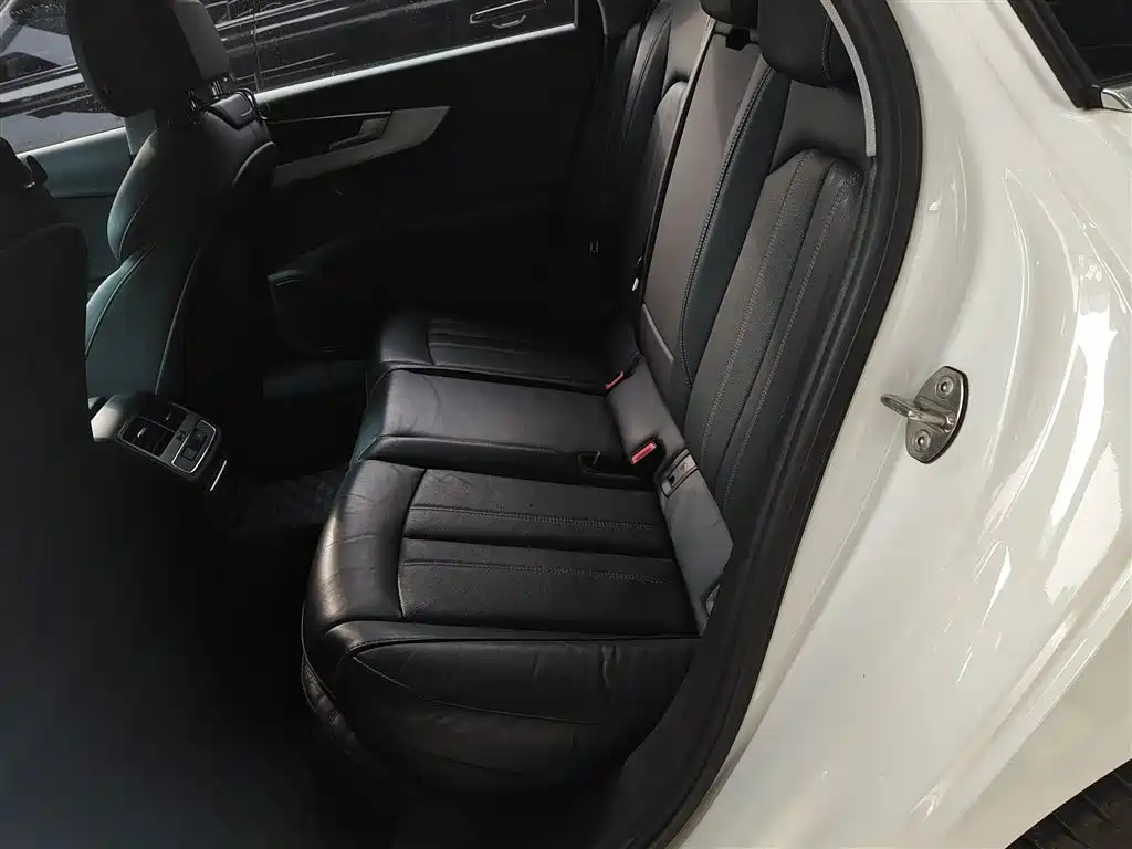 Audi A4L 2020 40 TFSI Fashionable and Dynamic купить на сайте DeffCars