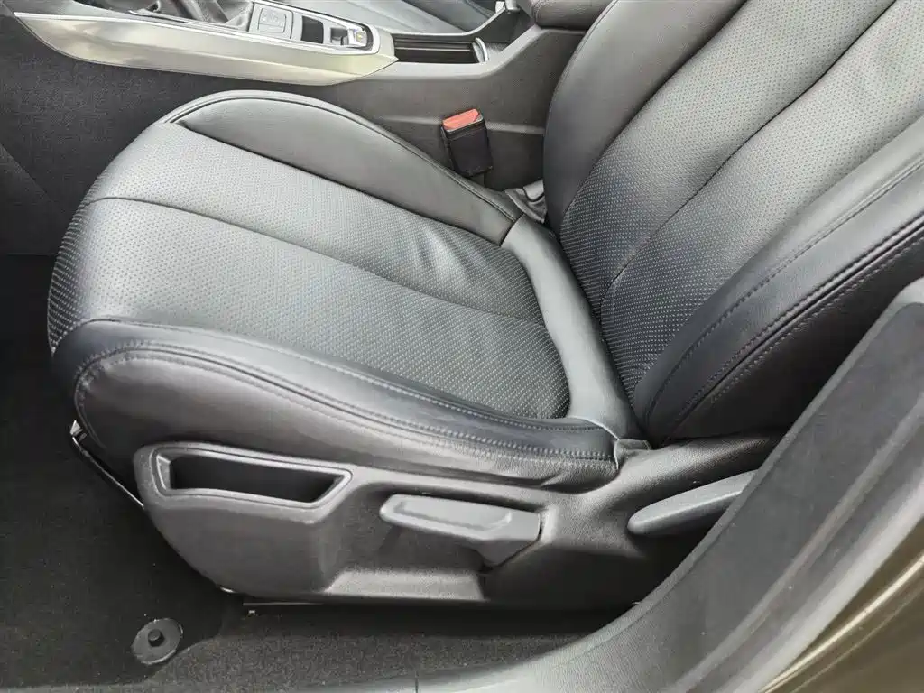 Peugeot 408 2015 1.2T automatic luxury version купить на сайте DeffCars