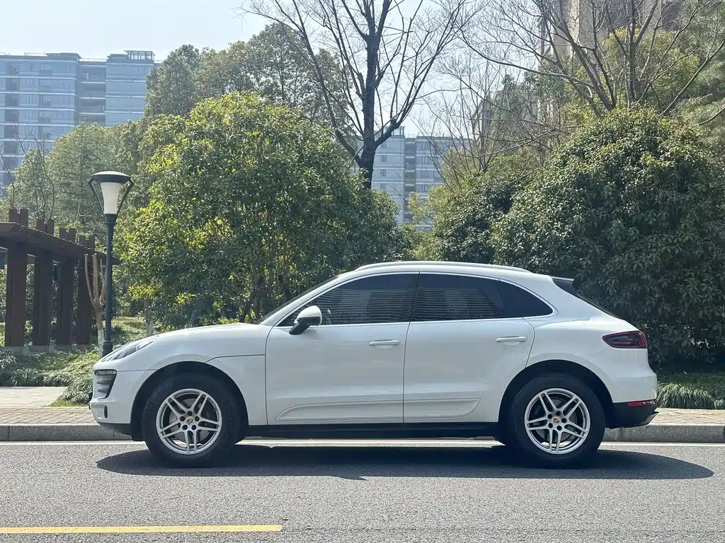 Macan 2017 Macan 2.0T купить на сайте DeffCars