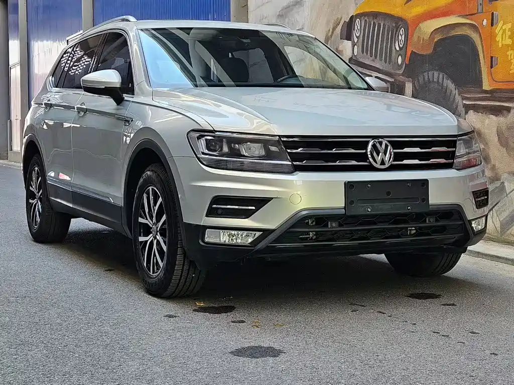 Tiguan L 2017 330TSI automatic two-wheel drive luxury version купить на сайте DeffCars