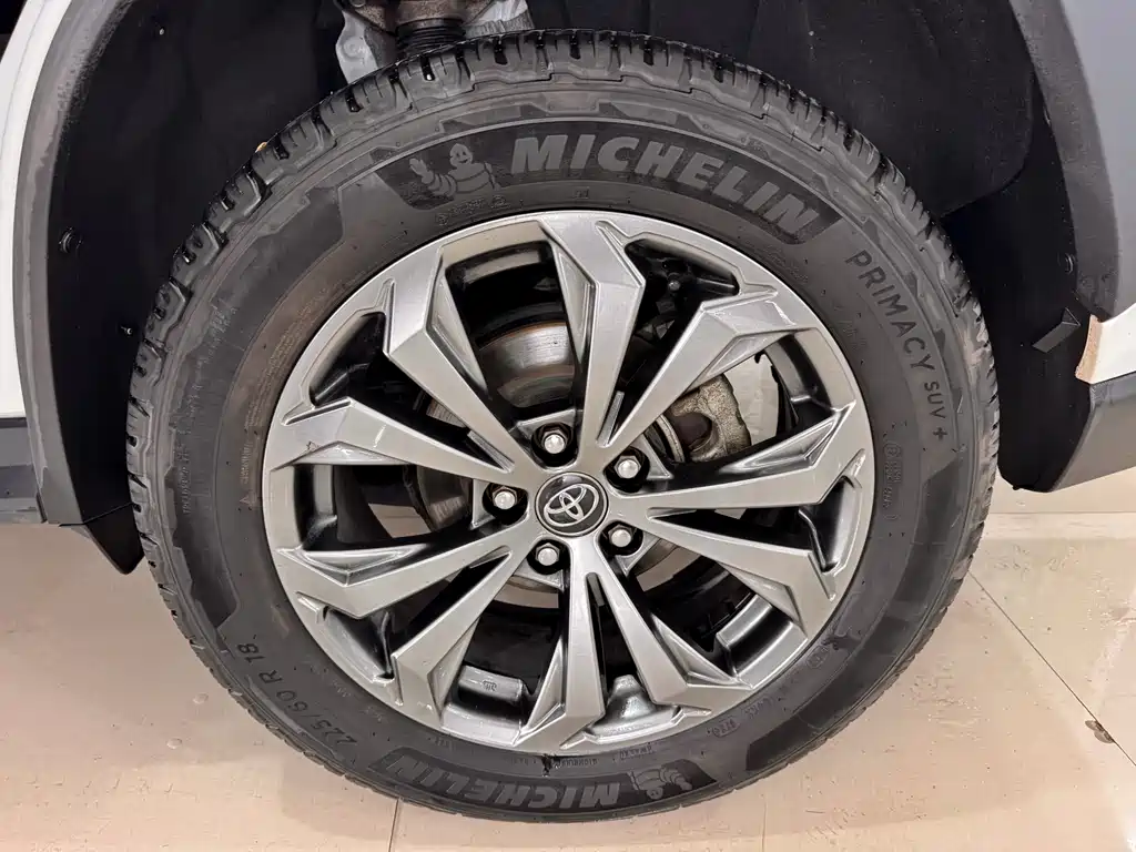 RAV4 Rongfang 2023 2.0L CVT two-wheel drive fashion version купить на сайте DeffCars