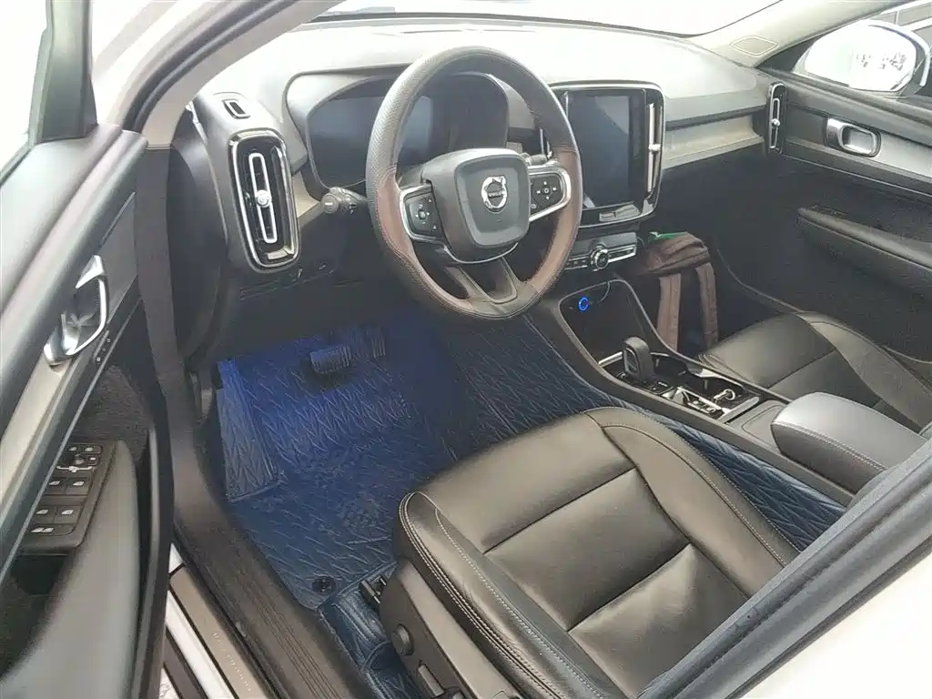 Volvo XC40 2020 T3 Zhiyuan Luxury Edition купить на сайте DeffCars
