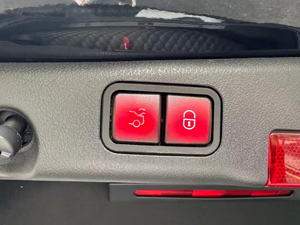 Mercedes-Benz E-Class 2023 E 260 L купить на сайте DeffCars