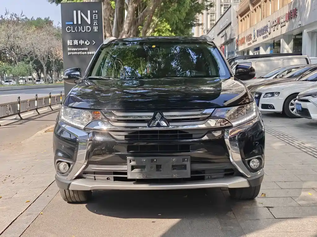 Outlander 2016 2.4L four-wheel drive elite version 5 seats купить на сайте DeffCars