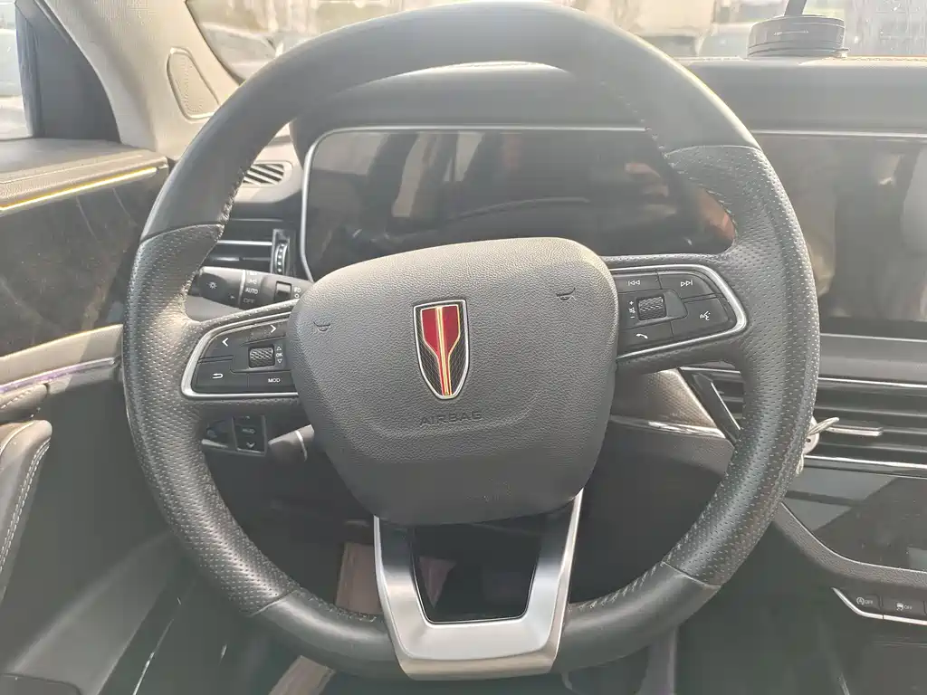 Hongqi HS5 2023 2.0T Qiyue Pro version купить на сайте DeffCars