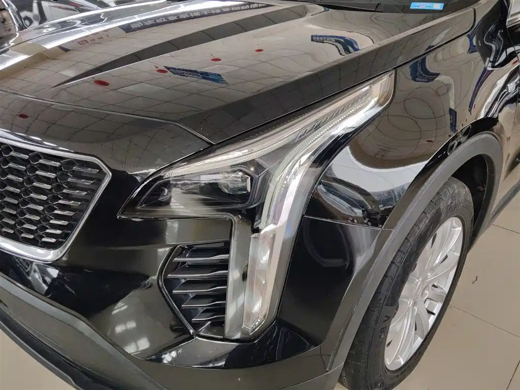 Cadillac XT4 2022 28T two-wheel drive fashion model купить на сайте DeffCars