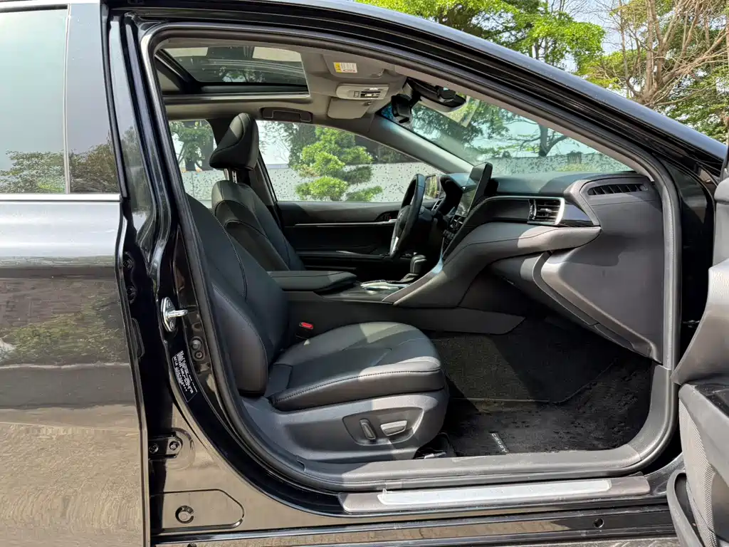 Camry 2021 2.5G Deluxe Edition купить на сайте DeffCars