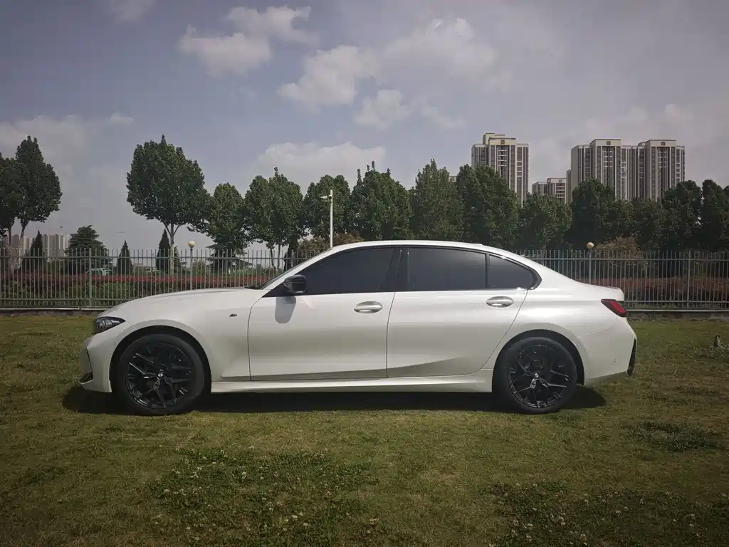 BMW 3 Series 2025 330Li M Sports Night Package купить на сайте DeffCars