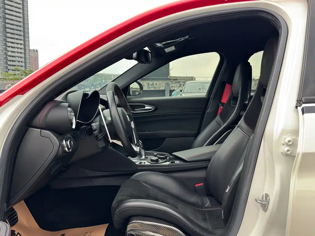 Giulia Juliet 2019 2.9T 510HP F1 Limited Edition купить на сайте DeffCars