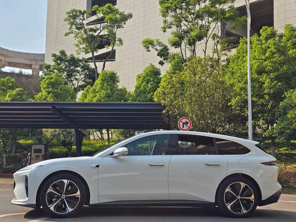NIO ET5T 2024 model 75kWh Touring купить на сайте DeffCars