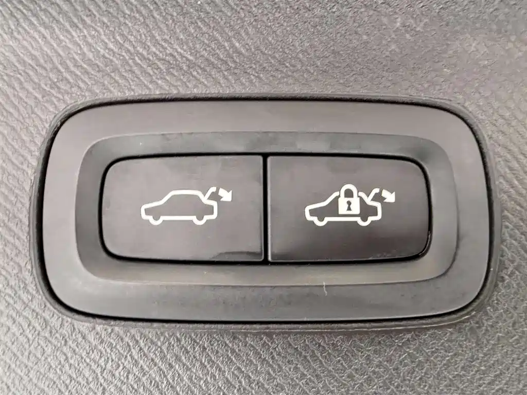 Volvo XC90 2019 T5 Zhiyi Edition 7 seats National V купить на сайте DeffCars