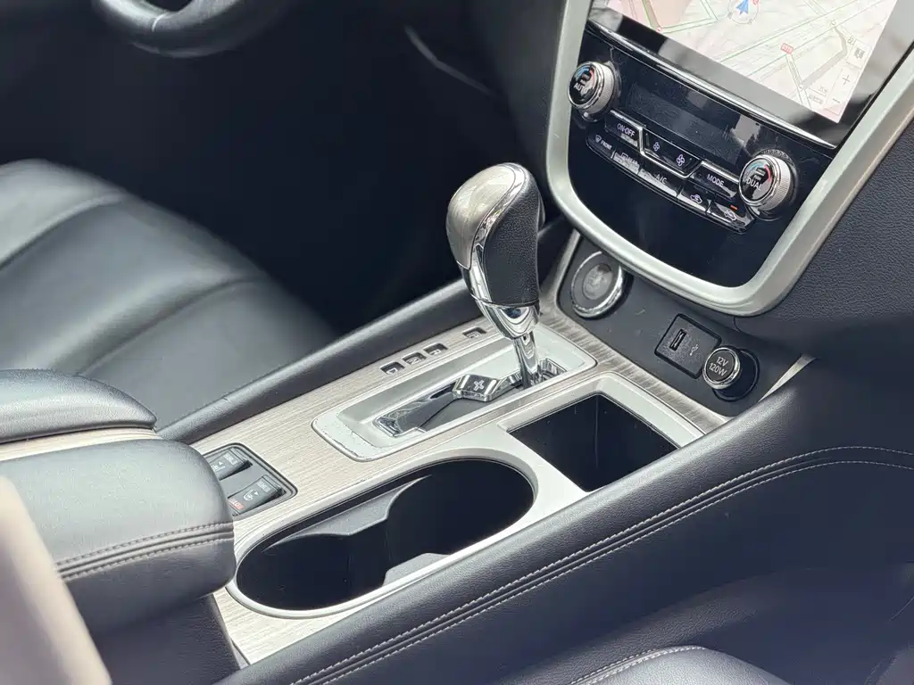 Loulan 2021 2.5L XL 2WD Intelligent Connected Deluxe Edition купить на сайте DeffCars